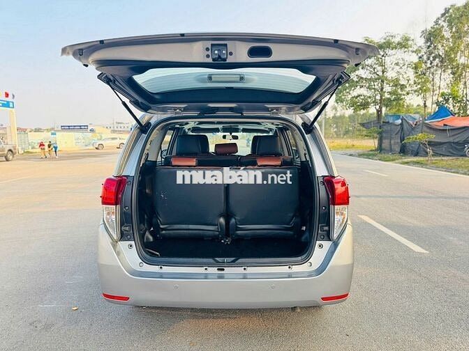 Toyota Innova 2018 2.0E MT Bạc