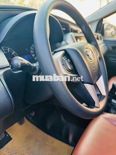 Toyota Innova 2018 2.0E MT Bạc