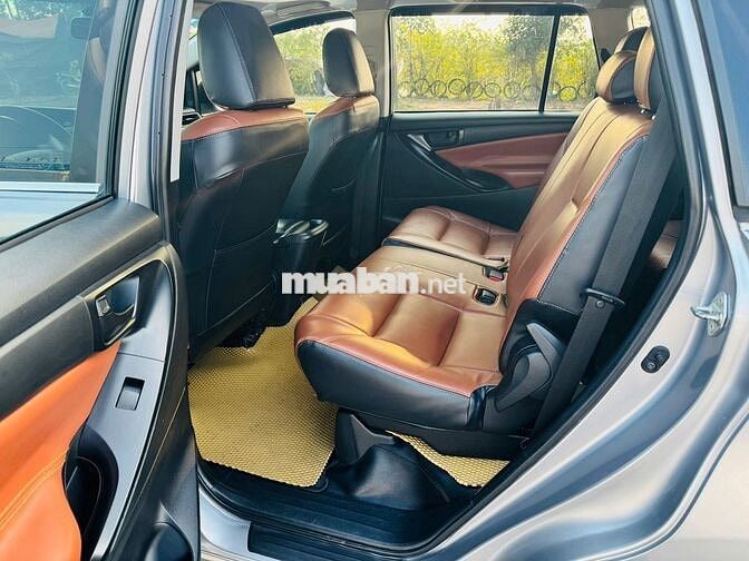 Toyota Innova 2018 2.0E MT Bạc