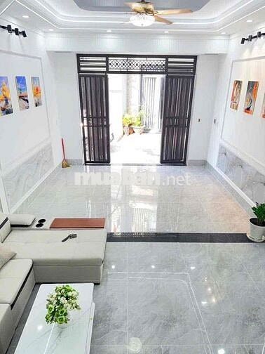 CÙNG TẦM TIỀN 3 TỶ 8 — NHIỀU NGƯỜI VẪN ĐANG PHÂN VÂN GIỮA “MUA XA” HAY