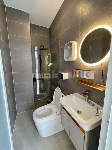 Bán nhà riêng tại Lê Thúc Hoạch, 2,2 tỷ, 37m2, 4PN, 4WC, đẹp xuất sắc