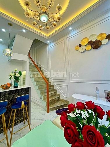 Bán nhà riêng tại Lê Thúc Hoạch, 2,2 tỷ, 37m2, 4PN, 4WC, đẹp xuất sắc