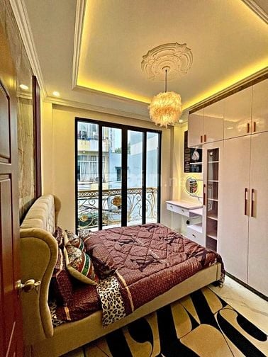 Bán nhà riêng tại Lê Thúc Hoạch, 2,2 tỷ, 37m2, 4PN, 4WC, đẹp xuất sắc