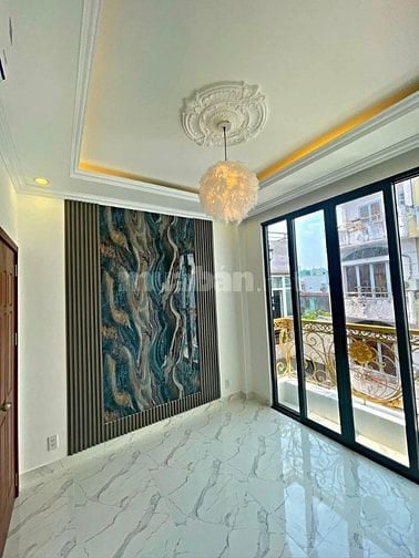 Bán nhà riêng tại Lê Thúc Hoạch, 2,2 tỷ, 37m2, 4PN, 4WC, đẹp xuất sắc