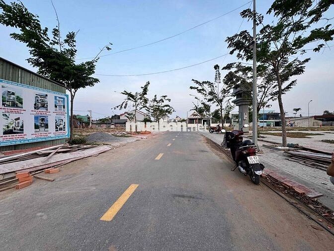 NHÀ PHỐ CAO CẤP – VIEW CÔNG VIÊN – TRUNG TÂM PHƯỜNG BIÊN HÒA MỚI