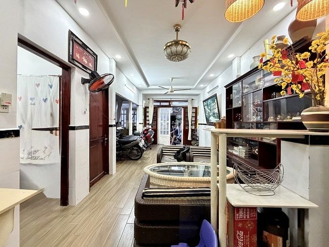     Nhà Nguyễn Xí, 4PN – 73m² (6.5x11) – 7.95 tỷ