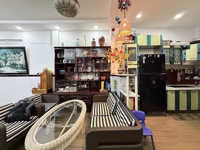     Nhà Nguyễn Xí, 4PN – 73m² (6.5x11) – 7.95 tỷ