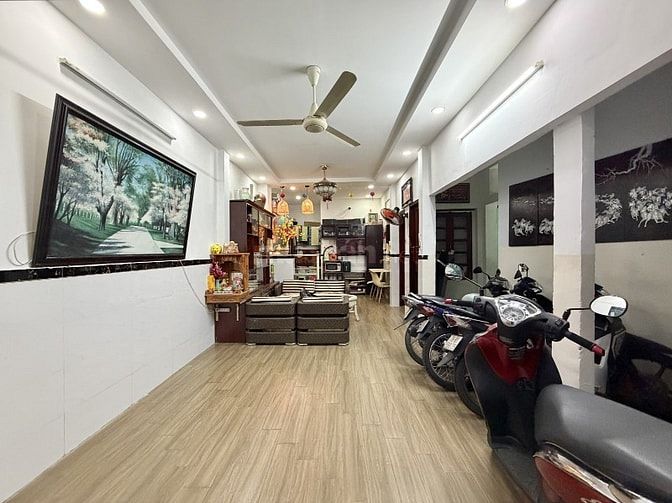     Nhà Nguyễn Xí, 4PN – 73m² (6.5x11) – 7.95 tỷ