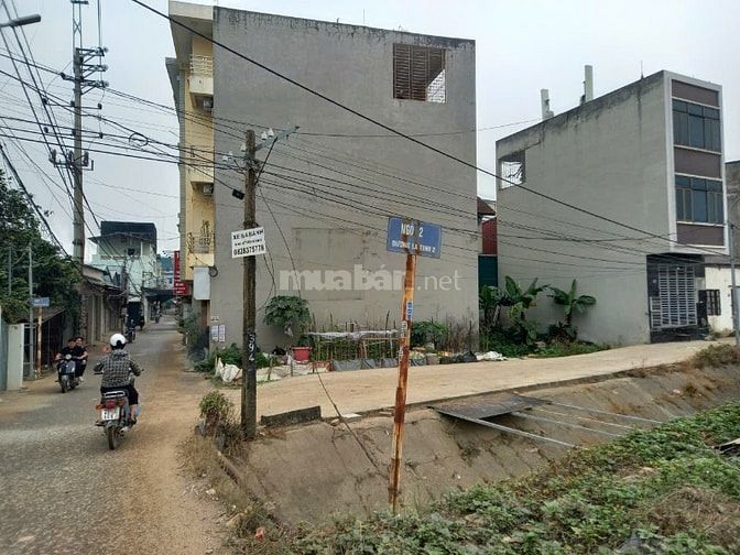 Cho thuê nhà 3 tầng 120m2 tại La Tinh, Đông La, Hoài Đức, HN. 6.5 tr