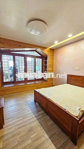 Bán nhà 3 lầu+sân thượng ngay chợ mặt tiền đường nhựa kinh doanh tốt
