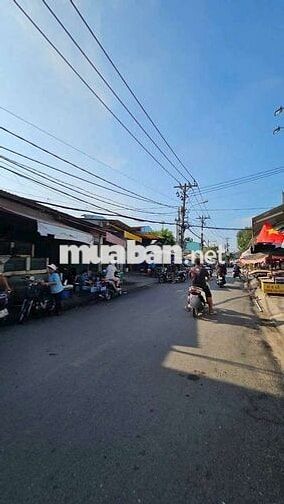 Bán nhà 3 lầu+sân thượng ngay chợ mặt tiền đường nhựa kinh doanh tốt