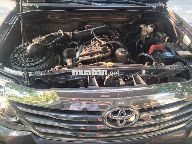 Toyota Fortuner 2013 1 cầu 140000 km Xám