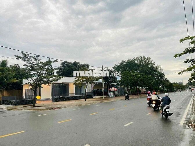 SHOUSE 2 MẶT TIỀN NGAY NGÃ 4 LÊ LỢI