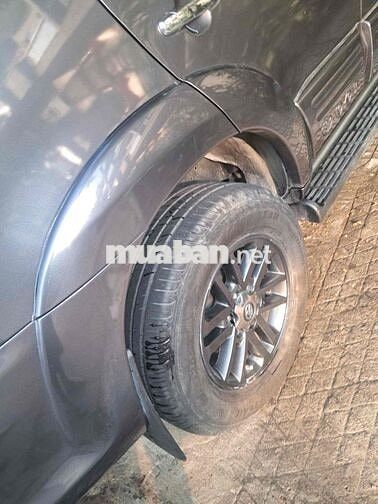 Toyota Fortuner 2013 1 cầu 140000 km Xám