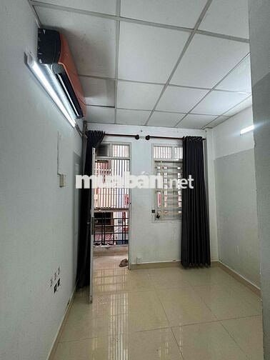 Cho thuê nhà . hẻm 198/ P2 Q8. DT 3x8 .1 lầu .2 P .2 wc 2 máy lạnh