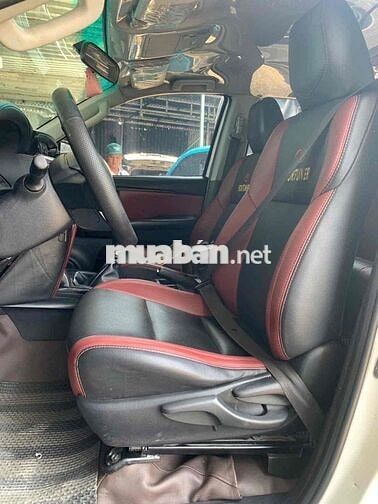 Toyota Fortuner 2017 số sàn máy dầu