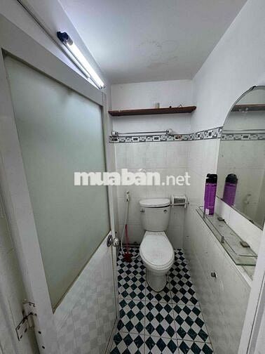 Cho thuê nhà . hẻm 198/ P2 Q8. DT 3x8 .1 lầu .2 P .2 wc 2 máy lạnh