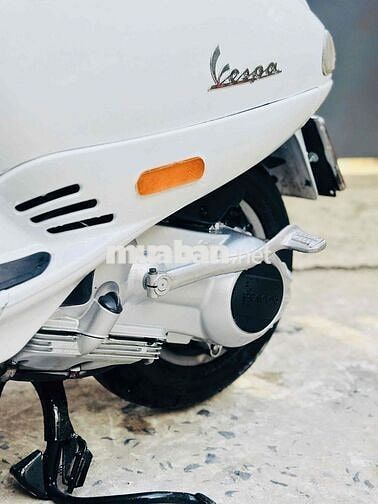 Piaggio Vespa ET8 150cc Trắng