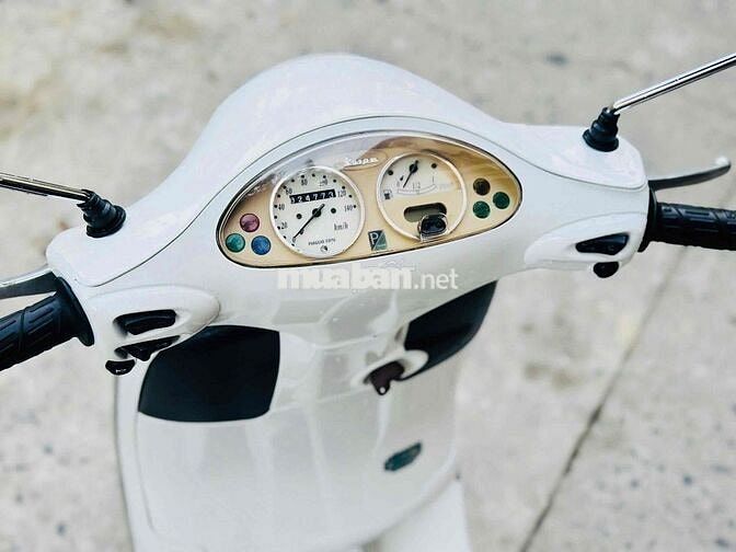 Piaggio Vespa ET8 150cc Trắng
