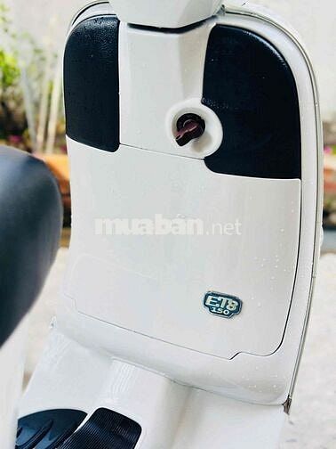 Piaggio Vespa ET8 150cc Trắng