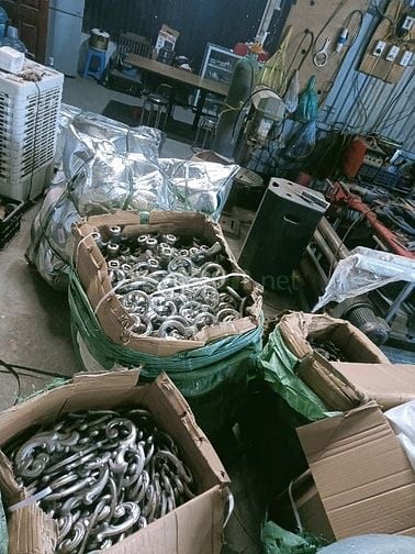 Nhân viên đóng + giao hàng Nam Nữ: 02 người