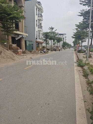 Bán đất mặt tiền Huỳnh Cung, Thanh Trì, Hà Nội - gần UBND, giá tốt