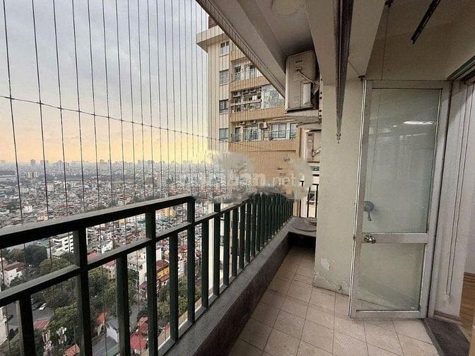 Cho thuê căn hộ 3 phòng ngủ, chung cư 93 Lò Đúc, nội thất cơ bản