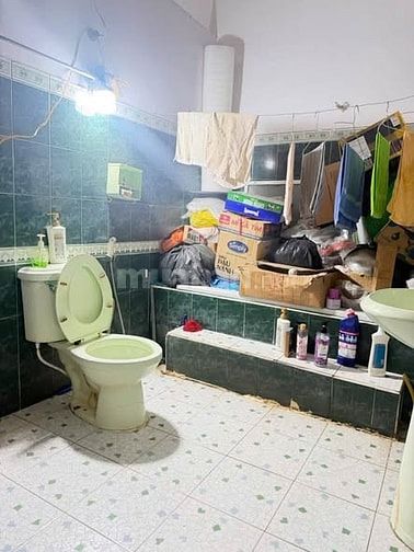 4,5 x 18 nhà cấp 4 , SHR hiện hữu 100mv đất HÀNG VIP ko có căn T2