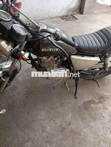 Suzuki GN125 màu Đen