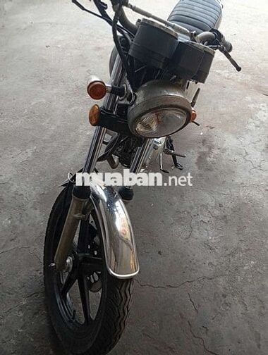 Suzuki GN125 màu Đen
