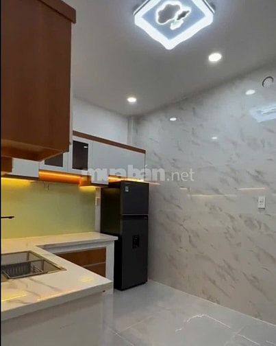 CẦN BÁN GẤP NHÀ GIÁ 1 tỷ 950 HẺM BA GÁC ĐƯỜNG TRƯỜNG SA P17 BÌNH THẠNH