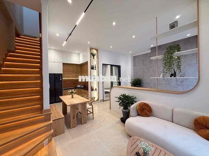 NHÀ FULL NỘI THẤT HẺM PHÙNG CHÍ KIÊN