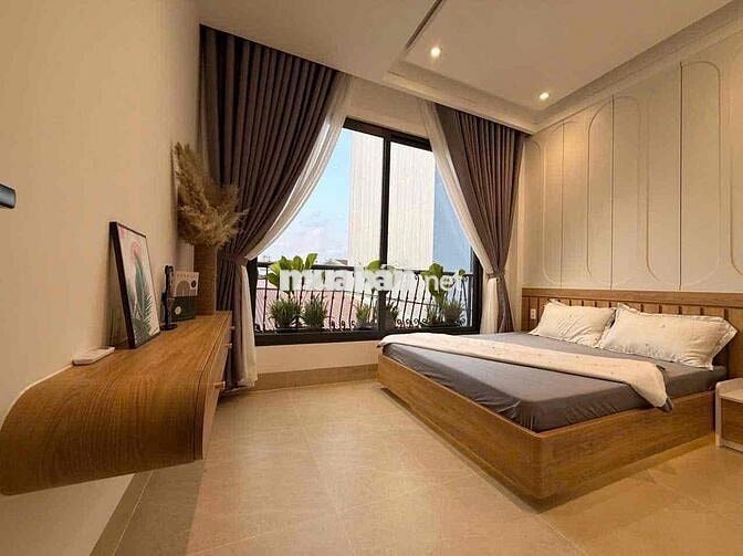 NHÀ FULL NỘI THẤT HẺM PHÙNG CHÍ KIÊN