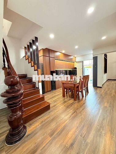 Bán nhà 8x15 hẻm 166 Đồng Khởi 