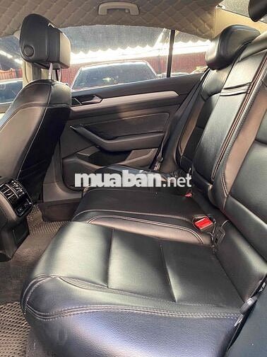 Volkswagen Passat sx 2017 model 2018 Trắng