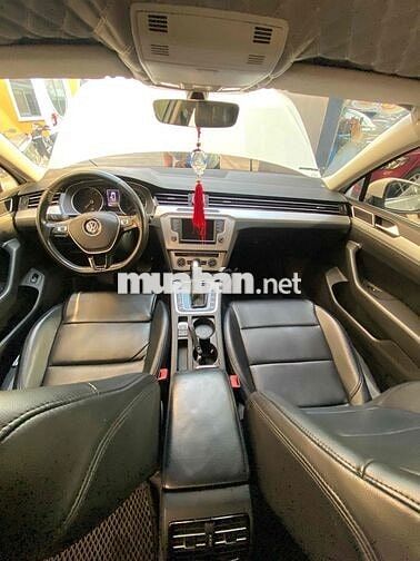 Volkswagen Passat sx 2017 model 2018 Trắng