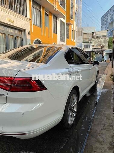 Volkswagen Passat sx 2017 model 2018 Trắng