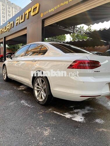 Volkswagen Passat sx 2017 model 2018 Trắng
