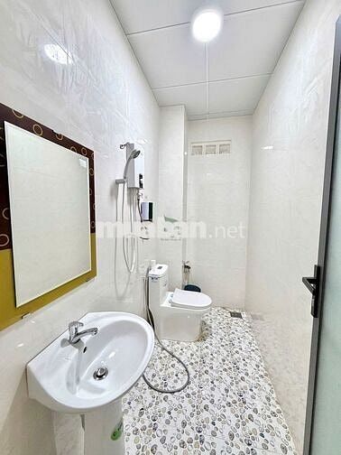 CHO THUÊ CĂN HỘ SÂN VƯỜN 2 PHÒNG NGỦ GIÁ 7,5 TRIỆU/THÁNG BAO ĐIỆN NƯỚC