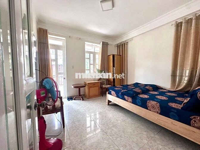 CHO THUÊ CĂN HỘ 1 PHÒNG NGỦ BAN CÔNG LỚN FULL NỘI THẤT  PHƯỜNG 3