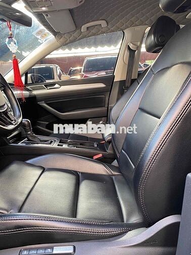 Volkswagen Passat sx 2017 model 2018 Trắng