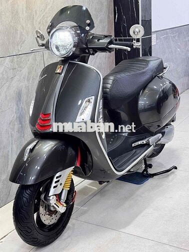 Piaggio Vespa GTS300 Supertech HPE Xám Porsche