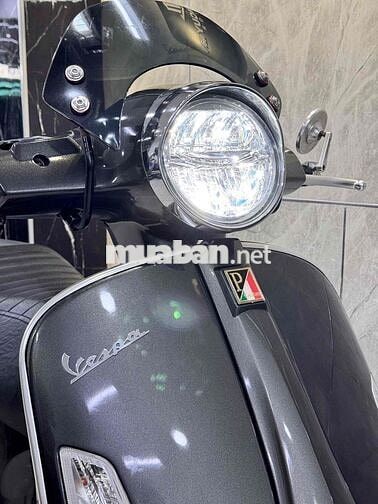 Piaggio Vespa GTS300 Supertech HPE Xám Porsche