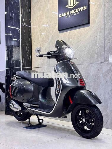 Piaggio Vespa GTS300 Supertech HPE Xám Porsche