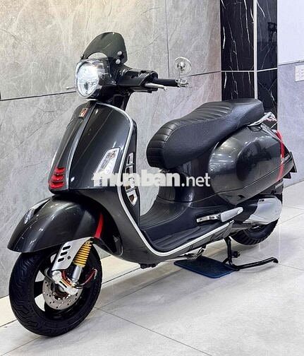 Piaggio Vespa GTS300 Supertech HPE Xám Porsche