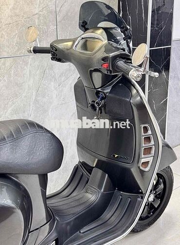 Piaggio Vespa GTS300 Supertech HPE Xám Porsche
