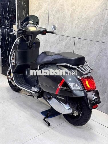 Piaggio Vespa GTS300 Supertech HPE Xám Porsche