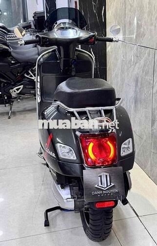 Piaggio Vespa GTS300 Supertech HPE Xám Porsche