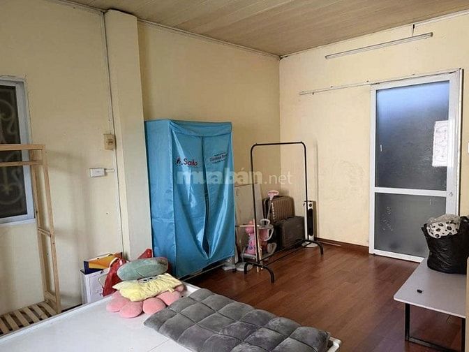 Cho thuê nhà Hàng Bạc, Hoàn Kiếm, 25m2, 3 tầng, 2 phòng ngủ, đủ NT
