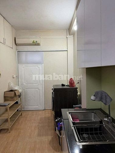 Cho thuê nhà Hàng Bạc, Hoàn Kiếm, 25m2, 3 tầng, 2 phòng ngủ, đủ NT